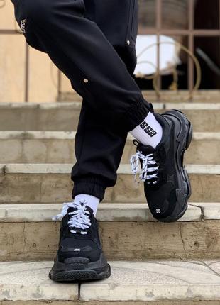 Кросівки balenciaga triple s clear sole black/white кросівки