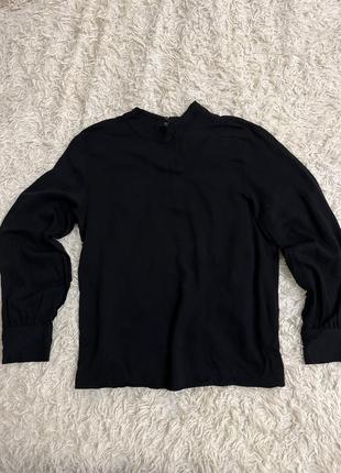 Сорочка рубашка базова чорна під шию з застібкою на потилиці