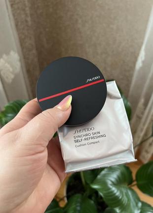 Shiseido synchro skin self-refreshing cushion compact foundation компактний тональний крем