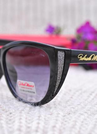 Красивые классические солнцезащитные очки gabriela marioni с боковым шероем глиттер очки3 фото