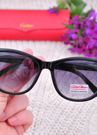 Красивые классические солнцезащитные очки gabriela marioni с боковым шероем глиттер очки4 фото
