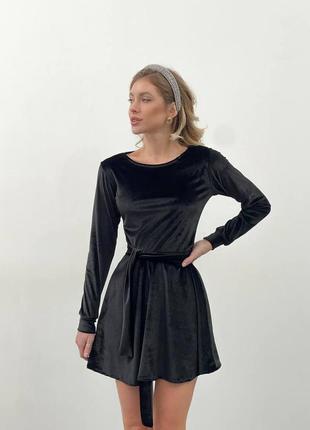 Платье короткое велюровое однотонное на длинный рукав качественная стильная трендовая черная зумрудная