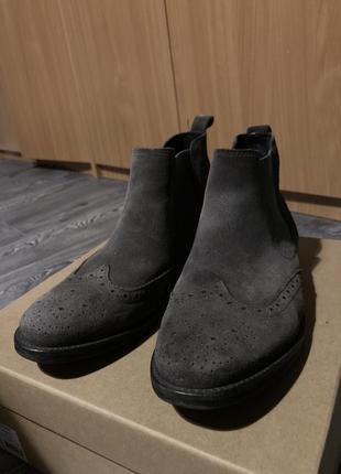 Демисезонные замшевые мужские ботинки челси1 фото