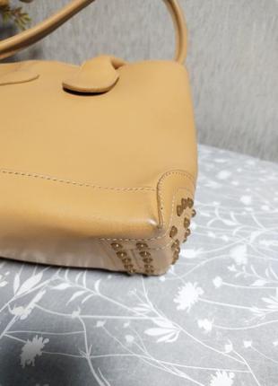 Кожаная итальянская сумка-багет песочного цвета9 фото