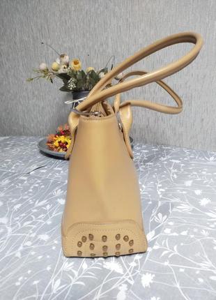 Кожаная итальянская сумка-багет песочного цвета3 фото