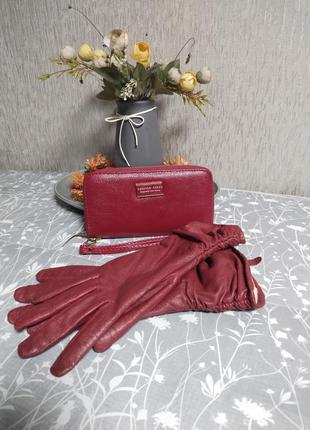 Гаманець / клатч насичено-червогого кольору