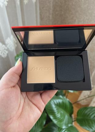 Компактна пудра для обличчя shiseido synchro skin self-refreshing custom finish powder foundation