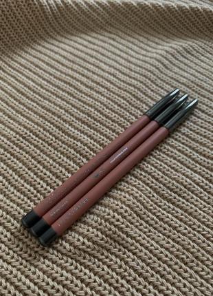 Олівець для губ laura mercier longwear lip liner matte 05 naked1 фото