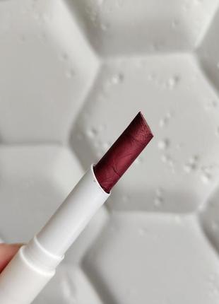 Помада для губ  эйвон avon color trend lolits