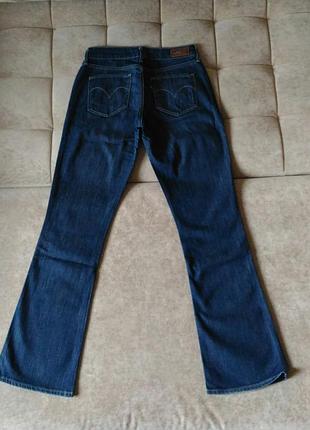 Джинсы levis темно-синего цвета w28 l32