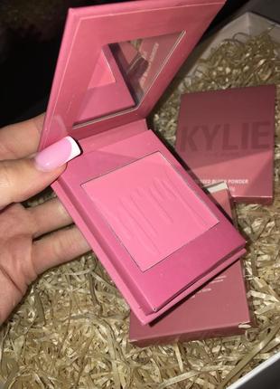 Kylie рум'яна лімітована палетка розкішний відтінок