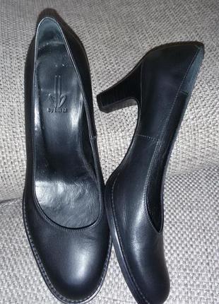 Класні шкіряні туфлі преміум-бренду billibi (данія) розмір 37 (24 см)6 фото