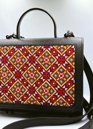Шкіряна жіноча сумка, сумка з вишивкою, сумка з орнаментом, вишита сумка4 фото