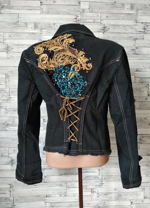 Джинсовый пиджак adl женский черный с вышивкой8 фото
