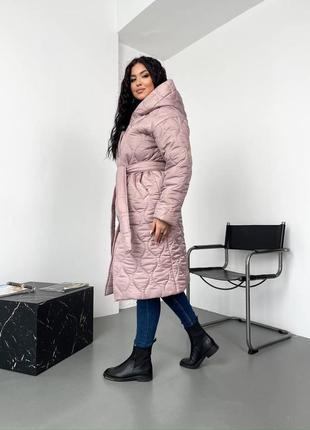 Женское зимнее стеганое пальто с кокеткой на спине большие размеры 46-645 фото