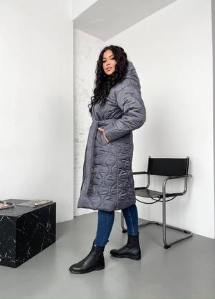 Женское зимнее стеганое пальто с кокеткой на спине большие размеры 46-648 фото