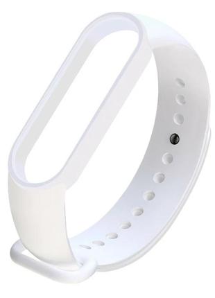 Силиконовый ремешок для фитнес-браслета mi band m6/7/8 (белый)1 фото