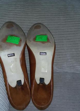 Кожаные классические лодочки на шпильке бренда buffalo london р.41 (27см)