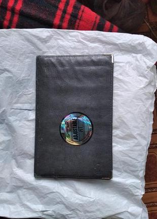 Портмоне(бумажник), мужское, кожаное.