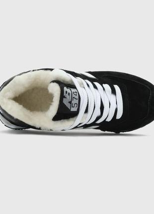 Зимові замшеві кросівки new balance 574/ хутро/ чорні з білим10 фото