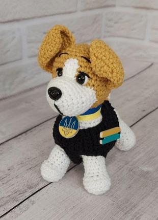 В'язана м'яка іграшка пес патрон (розмір 12×10 см, матеріал: напівбавовняна пряжа, наповнювач: холлофайбер)