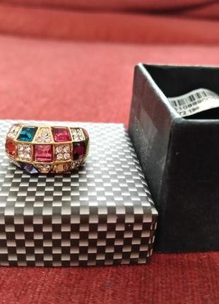 Шикарное кольцо с разноцветными камнями (р.17)3 фото