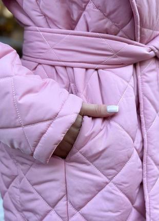 Зимнее женское пальто, стеганое длинное пальто с поясом и капюшоном черное, розовое женское пальто4 фото