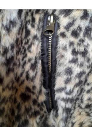 Напівшубка  bershka. animal print, штучне хутро. коротка до таліх. р.s/m.  
 трохи підшитий пілклад.3 фото