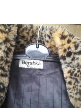 Напівшубка  bershka. animal print, штучне хутро. коротка до таліх. р.s/m.  
 трохи підшитий пілклад.8 фото