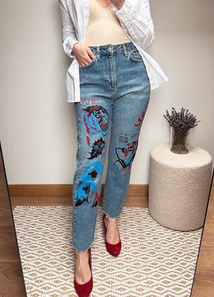 Джинсы в интересный японский принт