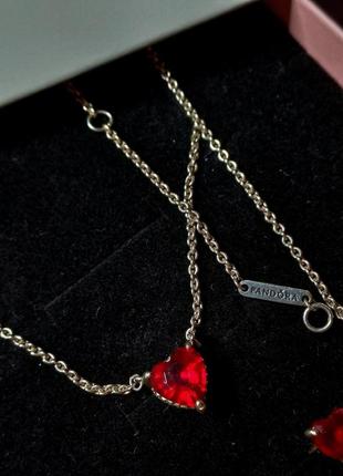 Ожерелье "блестящее сердце с ореолом" и серьги "красное сердце".