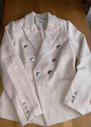 Пудровый пиджак zebra