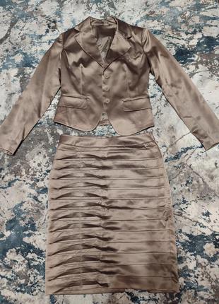 Атласний костюм з юбкою новий