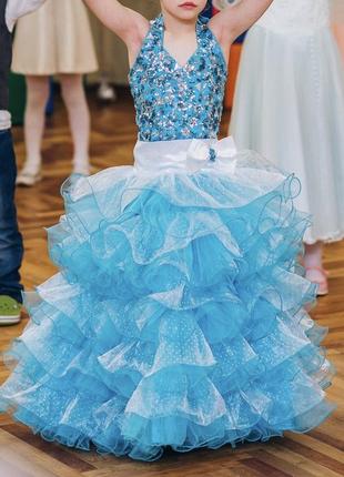 Платье пышное праздничное голубое на выпускной2 фото