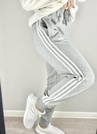 Спортивні штани Weiß adidas original оригінал