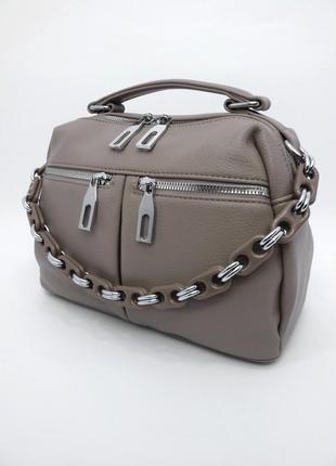 Модна жіноча сумка з ланцюжком  бежева 689774 фото