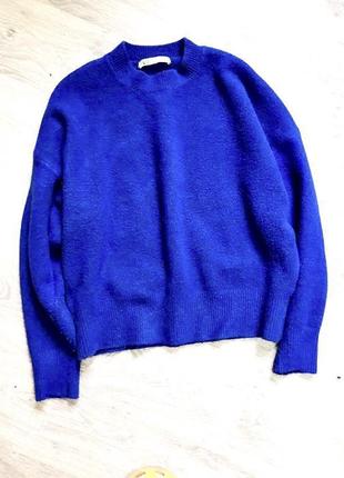 Широкий свитер в винтажном стиле zara