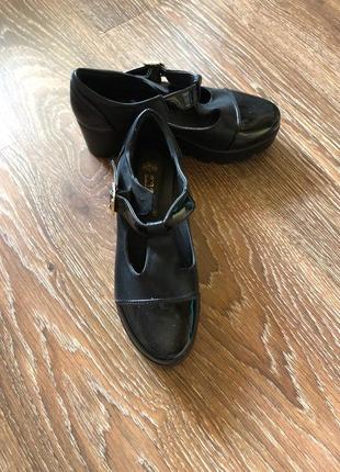 Туфли чёрные