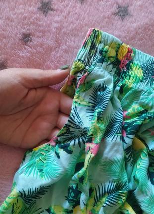 Легкая юбка с тропическим принтом3 фото