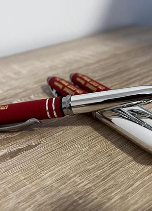 Шариковая ручка фонарик