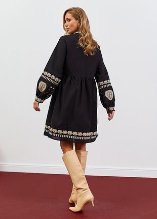 Чорна сукня вишиванка вільного крою