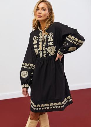 Чорна сукня вишиванка вільного крою