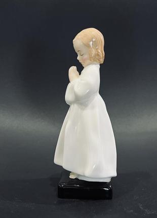 Фарфоровая статуэтка девушка royal doulton bedtime hn19782 фото