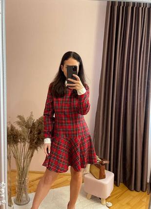 Сукня в клітинку