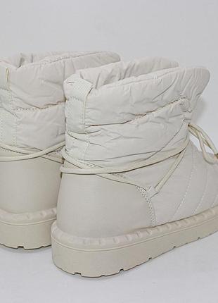 Стильні молочні жіночі уггі дутики,черевики дуті зимові на шнурівці,з хутром,жіноче взуття на зиму3 фото