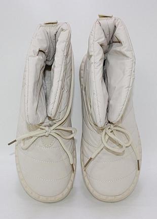 Стильні молочні жіночі уггі дутики,черевики дуті зимові на шнурівці,з хутром,жіноче взуття на зиму6 фото
