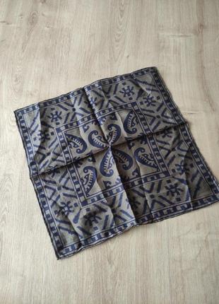 Красивый карманный  шелковый платок.  made in india.