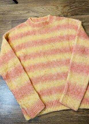 Светр яскравий светрик