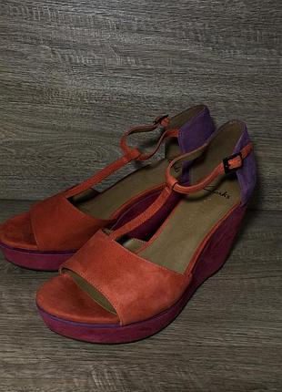 Фирменные босоножки clarks