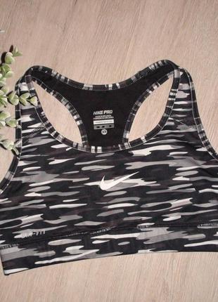 Спортивний топік nike.